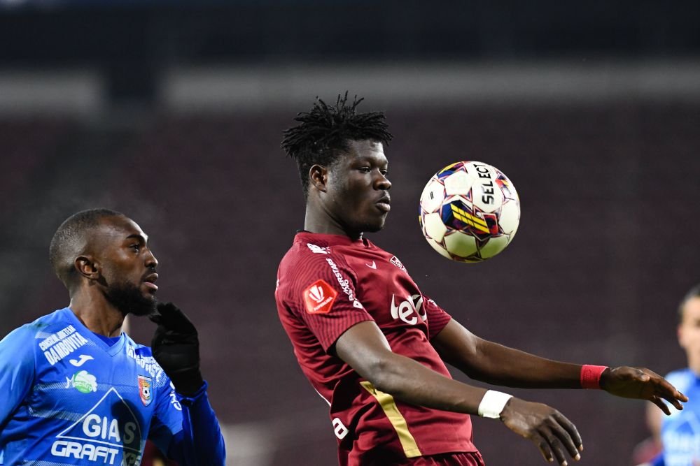 Motivul pentru care a picat transferul lui Emmanuel Yeboah la Slavia Praga! Cehii au bănuit că nu are 19 ani! CFR-ul se apără_8