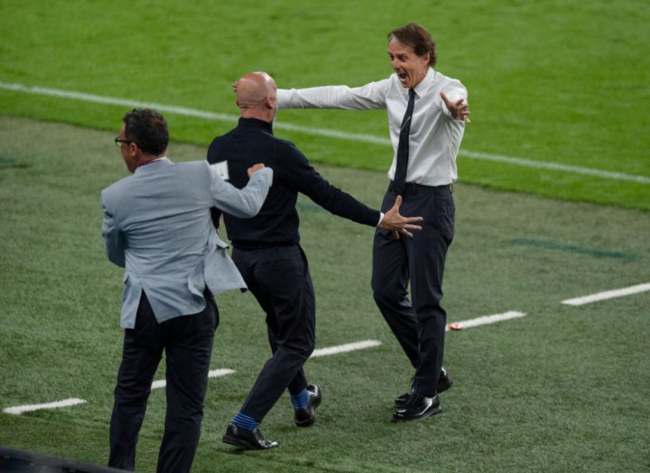 Imaginile care au marcat EURO 2020! De la colegi la Sampdoria la lacrimile succesului alături de Roberto Mancini, cu naționala Italiei _7