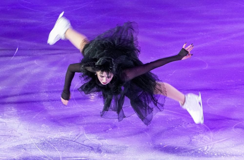 Copilul de aur al patinajului, număr spectaculos din serialul momentului! Preferata lui Vladimir Putin s-a costumat în Wednesday Addams și a făcut show_3