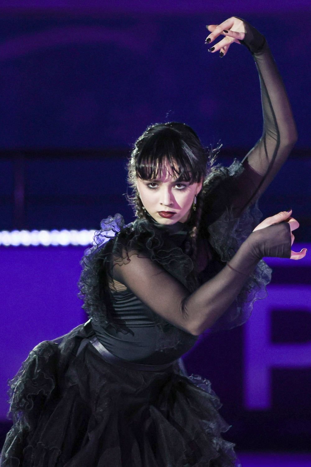 Copilul de aur al patinajului, număr spectaculos din serialul momentului! Preferata lui Vladimir Putin s-a costumat în Wednesday Addams și a făcut show_9
