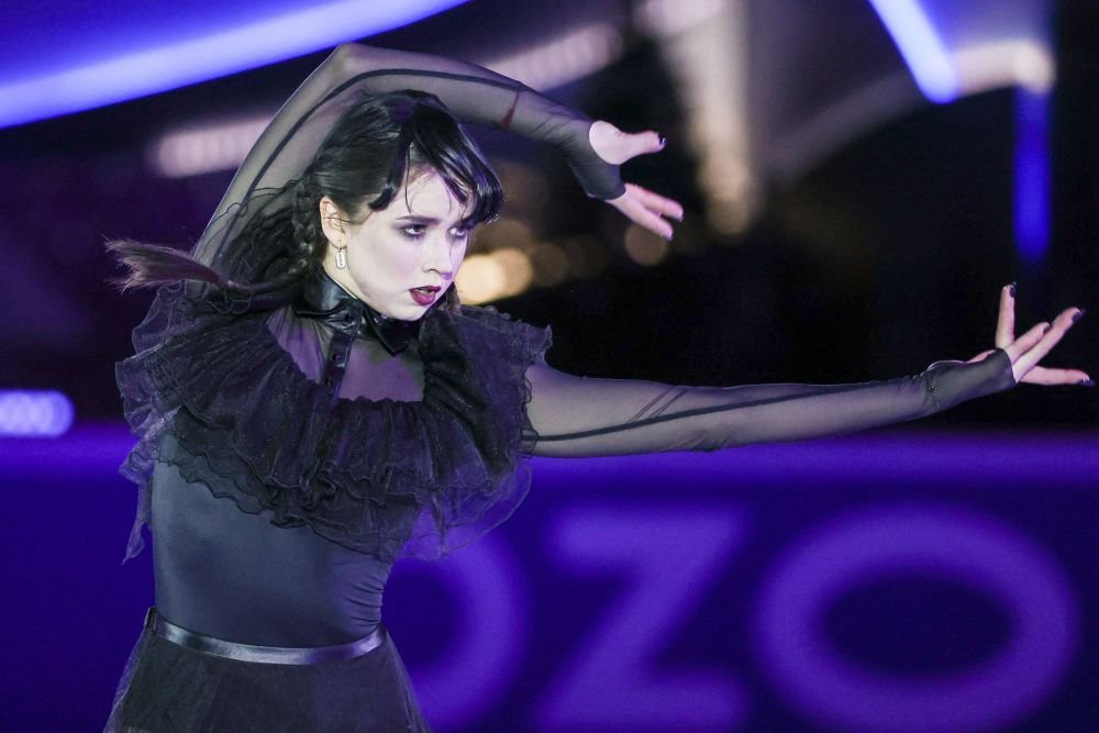 Copilul de aur al patinajului, număr spectaculos din serialul momentului! Preferata lui Vladimir Putin s-a costumat în Wednesday Addams și a făcut show_10
