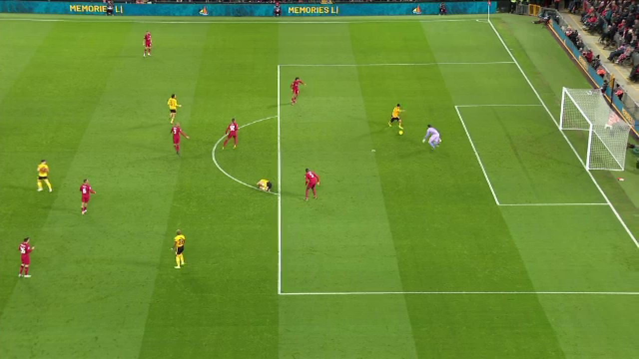 Karius, tu ești?! Gafă uriașă făcută de Alisson în Liverpool - Wolves _14