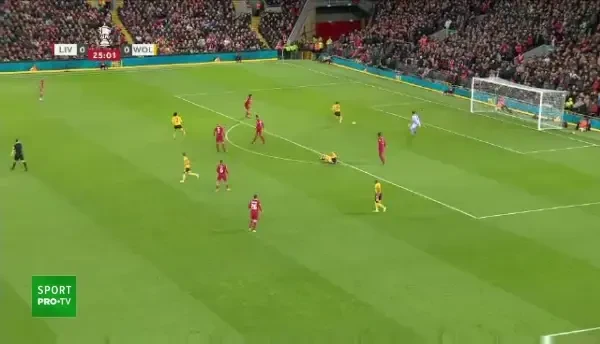 Gafa făcută de Alisson &icirc;n Liverpool - Wolves 2-2