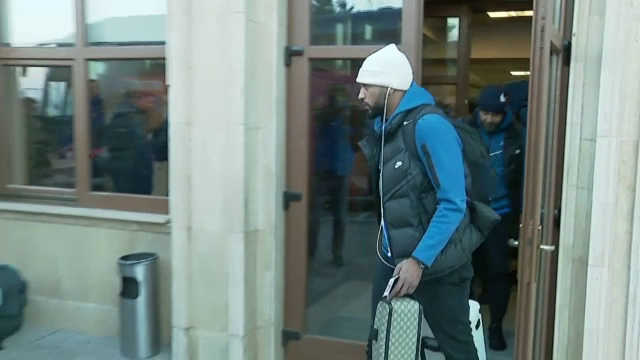 Opulență! Billel Omrani și accesoriul de aproape 5.000 de lei cu care s-a remarcat la plecarea din țară _9