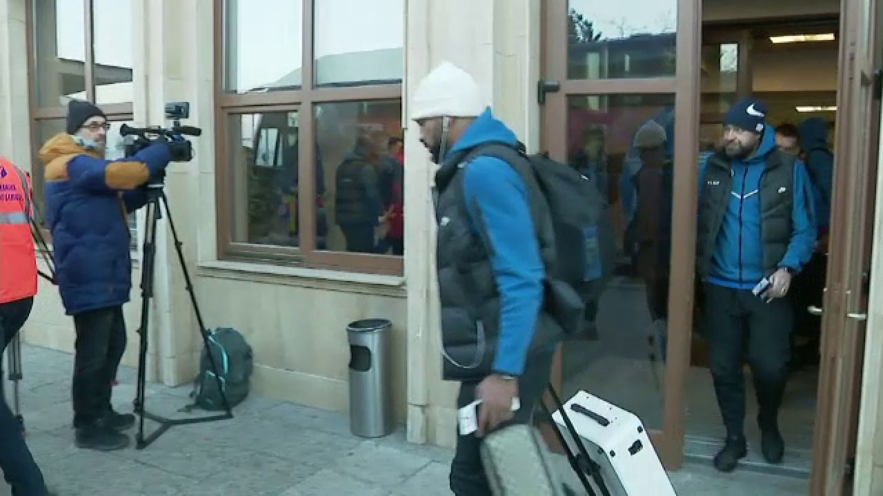 Opulență! Billel Omrani și accesoriul de aproape 5.000 de lei cu care s-a remarcat la plecarea din țară _10