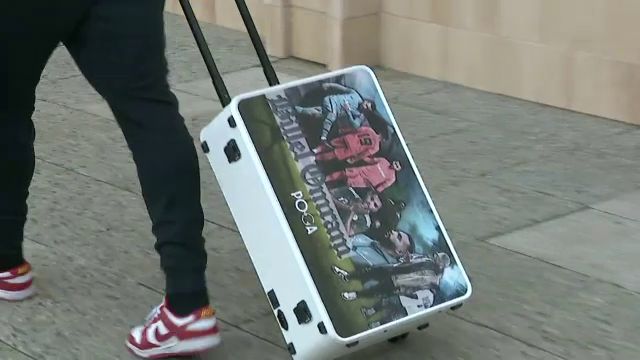 Opulență! Billel Omrani și accesoriul de aproape 5.000 de lei cu care s-a remarcat la plecarea din țară _18
