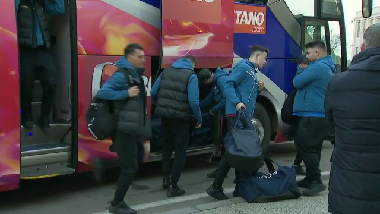 Lotul deplasat de FCSB în Antalya și cine sunt cei doi copii de 15 ani promovați de Mihai Pintilii la prima echipă_13