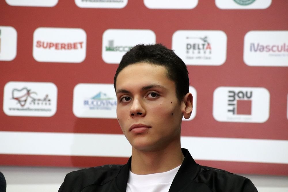 David Popovici merge la Tenerife și se pregătește pentru BAC. De ce spune că 