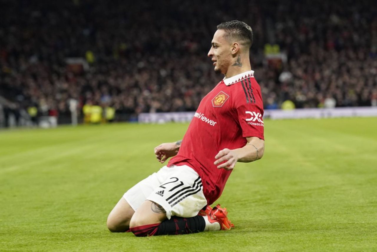 Starul adus de Manchester United în vară, surprins cu un bolid de aproape 400.000 euro la antrenament!_3