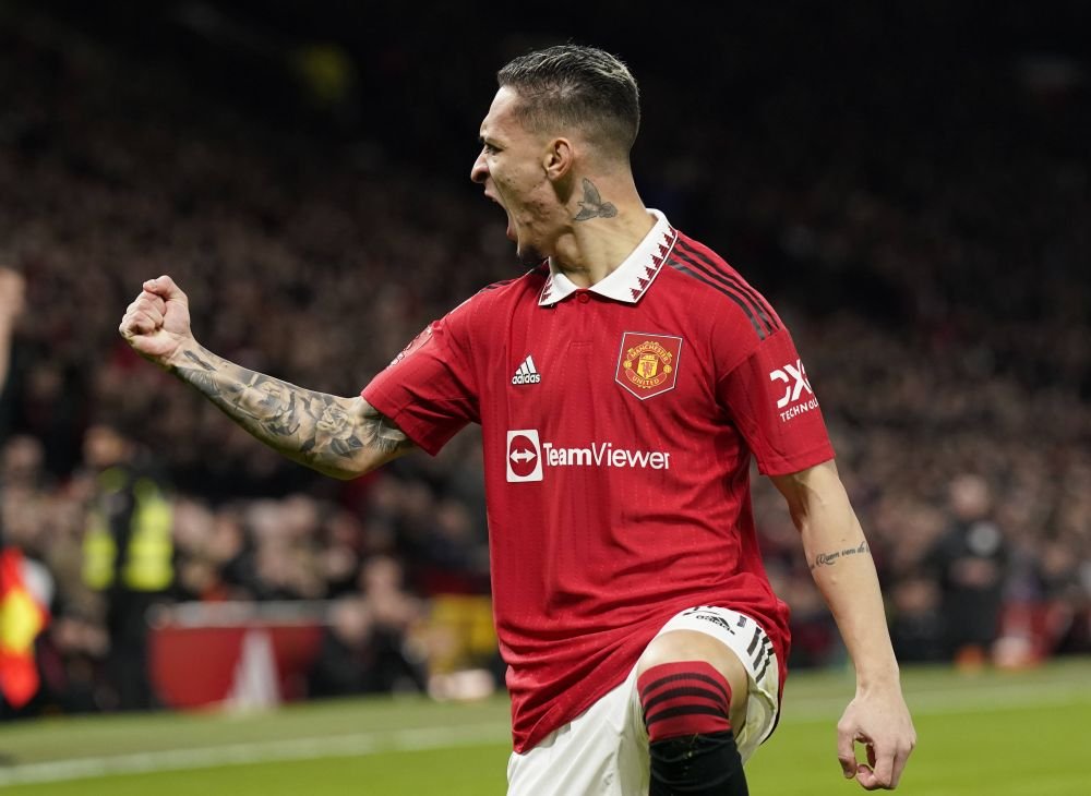 Starul adus de Manchester United în vară, surprins cu un bolid de aproape 400.000 euro la antrenament!_4