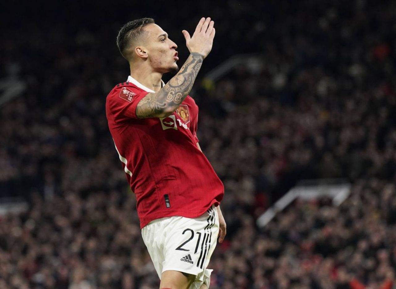 Starul adus de Manchester United în vară, surprins cu un bolid de aproape 400.000 euro la antrenament!_6