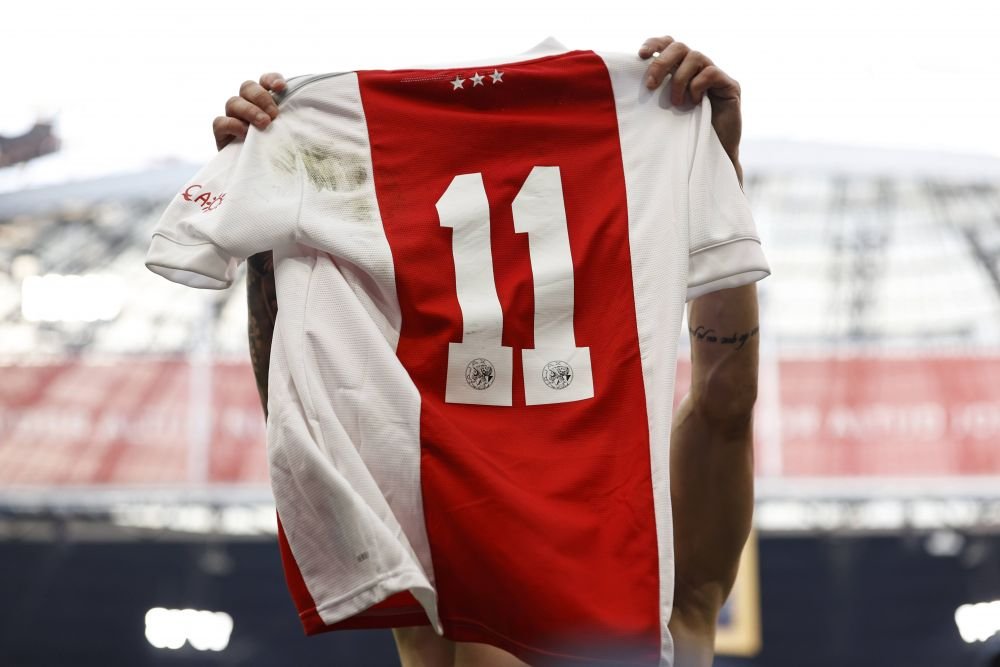 Starul adus de Manchester United în vară, surprins cu un bolid de aproape 400.000 euro la antrenament!_8