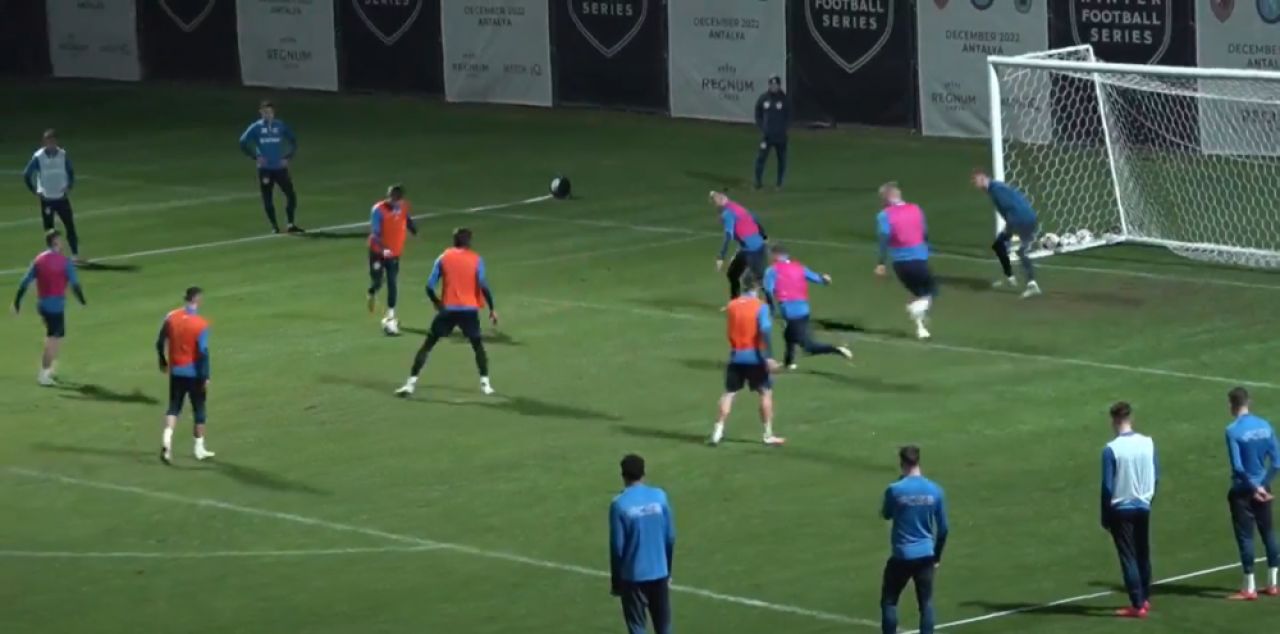 Tavi Popescu, rabona de excepție în cantonamentul FCSB-ului din Antalya. Fotbalistul a 'explodat' de bucurie_1
