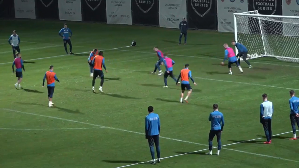 Tavi Popescu, rabona de excepție în cantonamentul FCSB-ului din Antalya. Fotbalistul a 'explodat' de bucurie_3