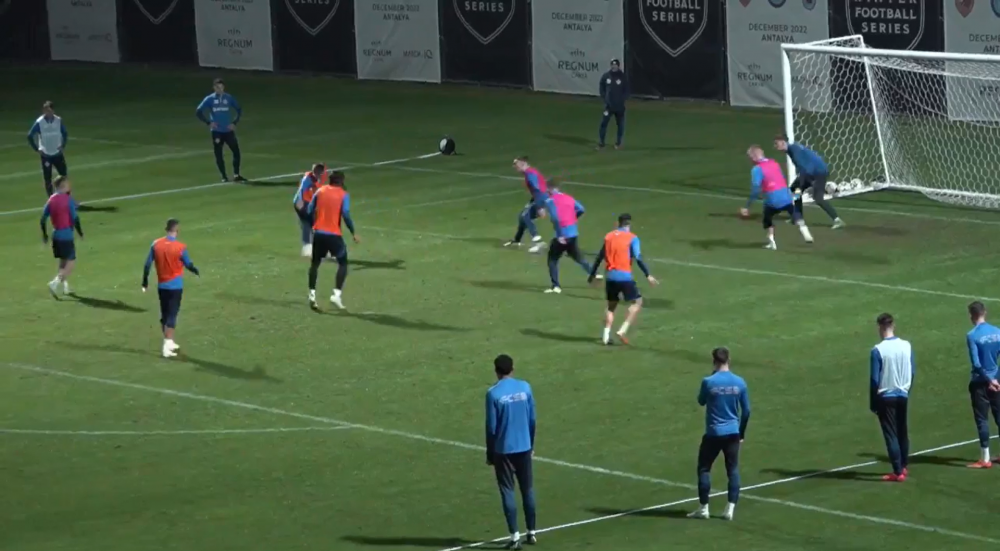 Tavi Popescu, rabona de excepție în cantonamentul FCSB-ului din Antalya. Fotbalistul a 'explodat' de bucurie_4