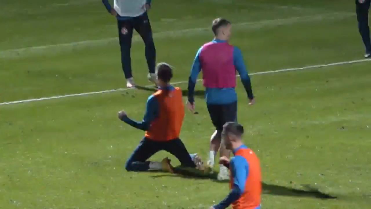 Tavi Popescu, rabona de excepție în cantonamentul FCSB-ului din Antalya. Fotbalistul a 'explodat' de bucurie_6