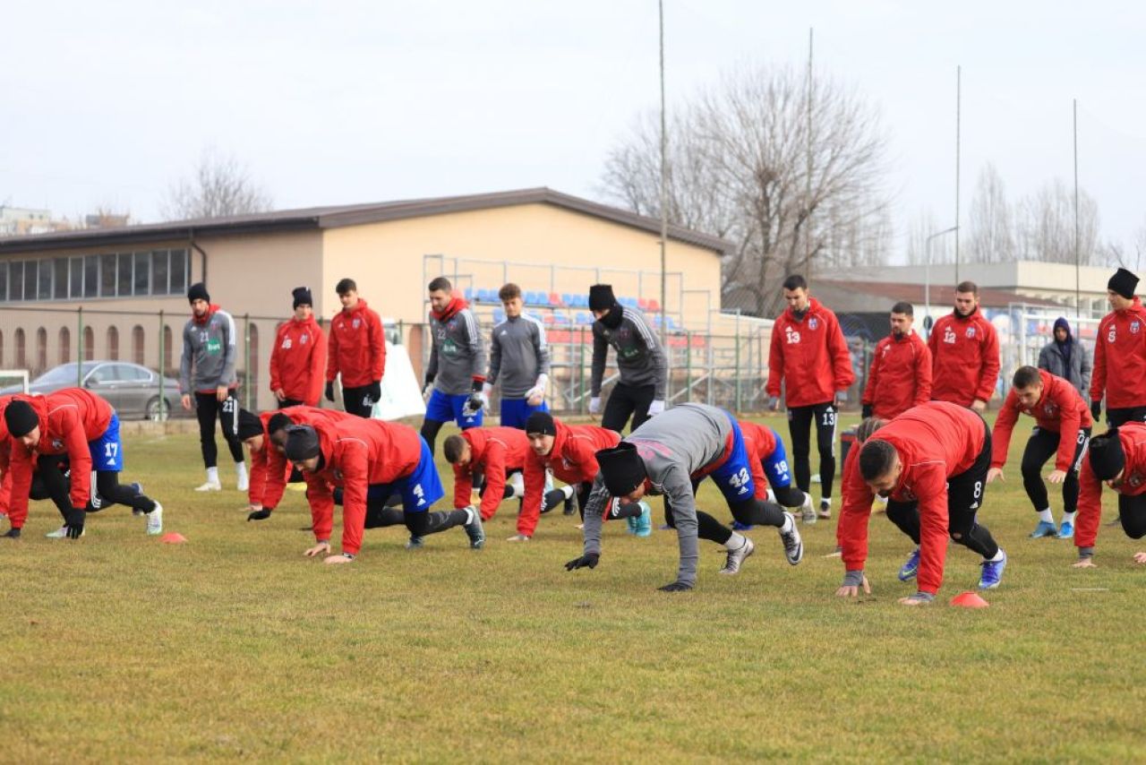 Atacant din Uganda la Steaua! Liderul din Liga 2 joacă sâmbătă primul amical al iernii_2
