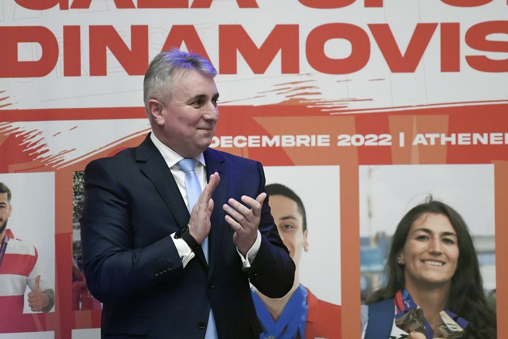 Ministrul care s-a tot lăudat cu demolarea stadionului Dinamo și construirea unei noi arene a fost dovedit plagiator, dar nu demisionează!