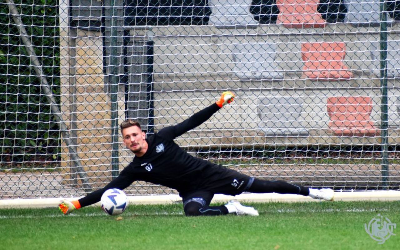 Calcio Rumeno. Zeci de jucători cu cetățenie română evoluează în primele trei ligi din Italia_2