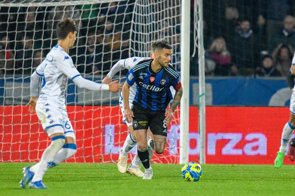 Calcio Rumeno. Zeci de jucători cu cetățenie română evoluează în primele trei ligi din Italia_9