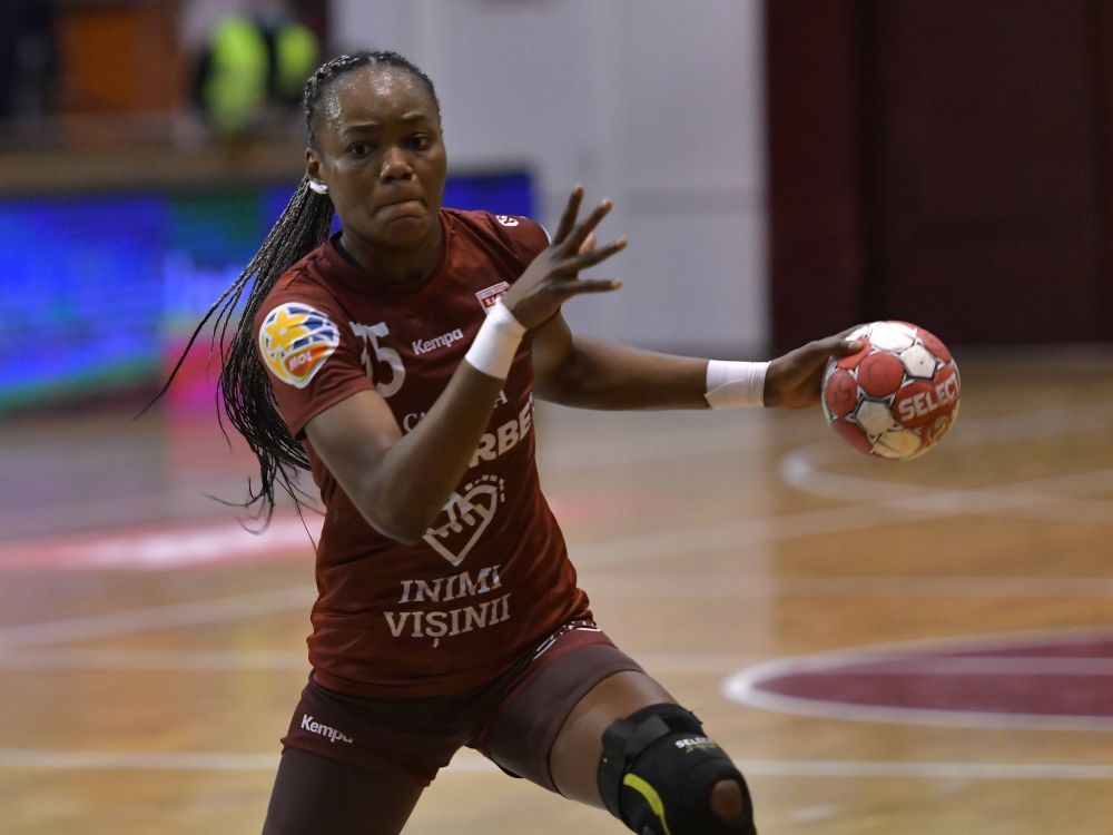 Azenaide Carlos a semnat cu Rapid. Anunțul campioanei _2