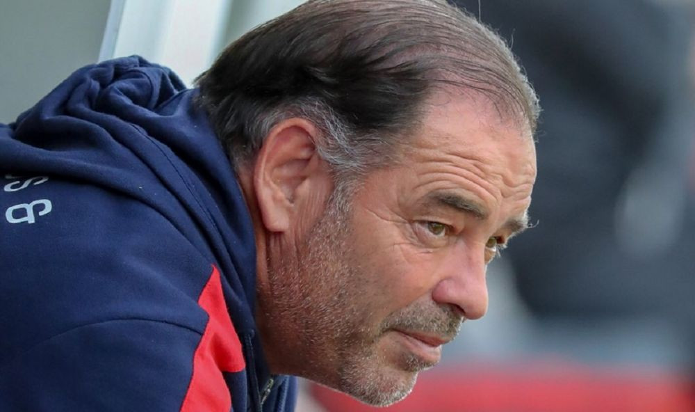 Rușinos și insensibil! . Soția antrenorului a murit, dar adversarii refuză să am&acirc;ne meciul din ziua &icirc;nmorm&acirc;ntării