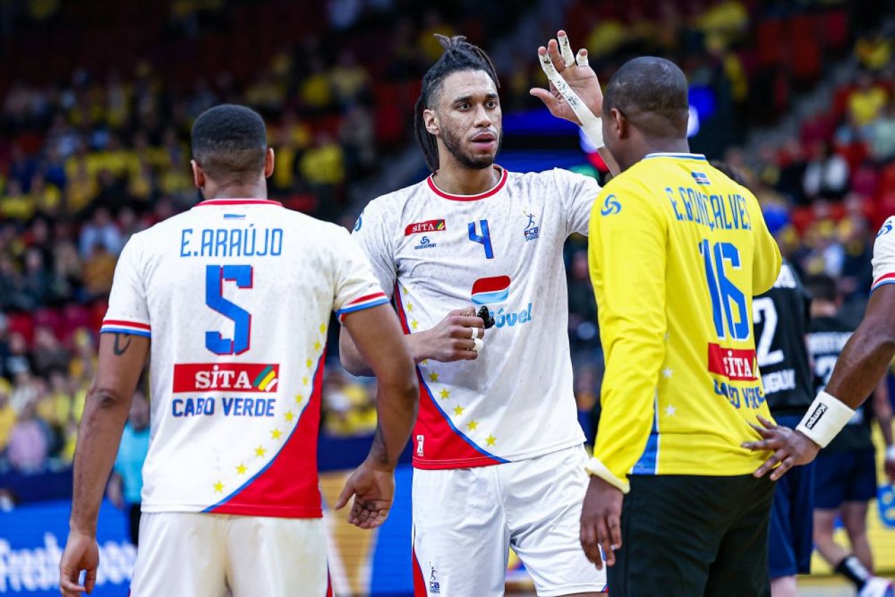S-a rupt patul cu ei! Moment inedit pentru jucătorii naționalei care a obținut prima victorie din istorie la Campionatul Mondial _8