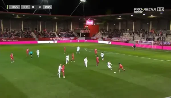 Bayern - Salzburg | Min. 9: GOL Bayern!