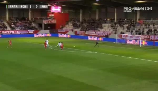 Bayern - Salzburg | Min. 15: GOL Salzburg!