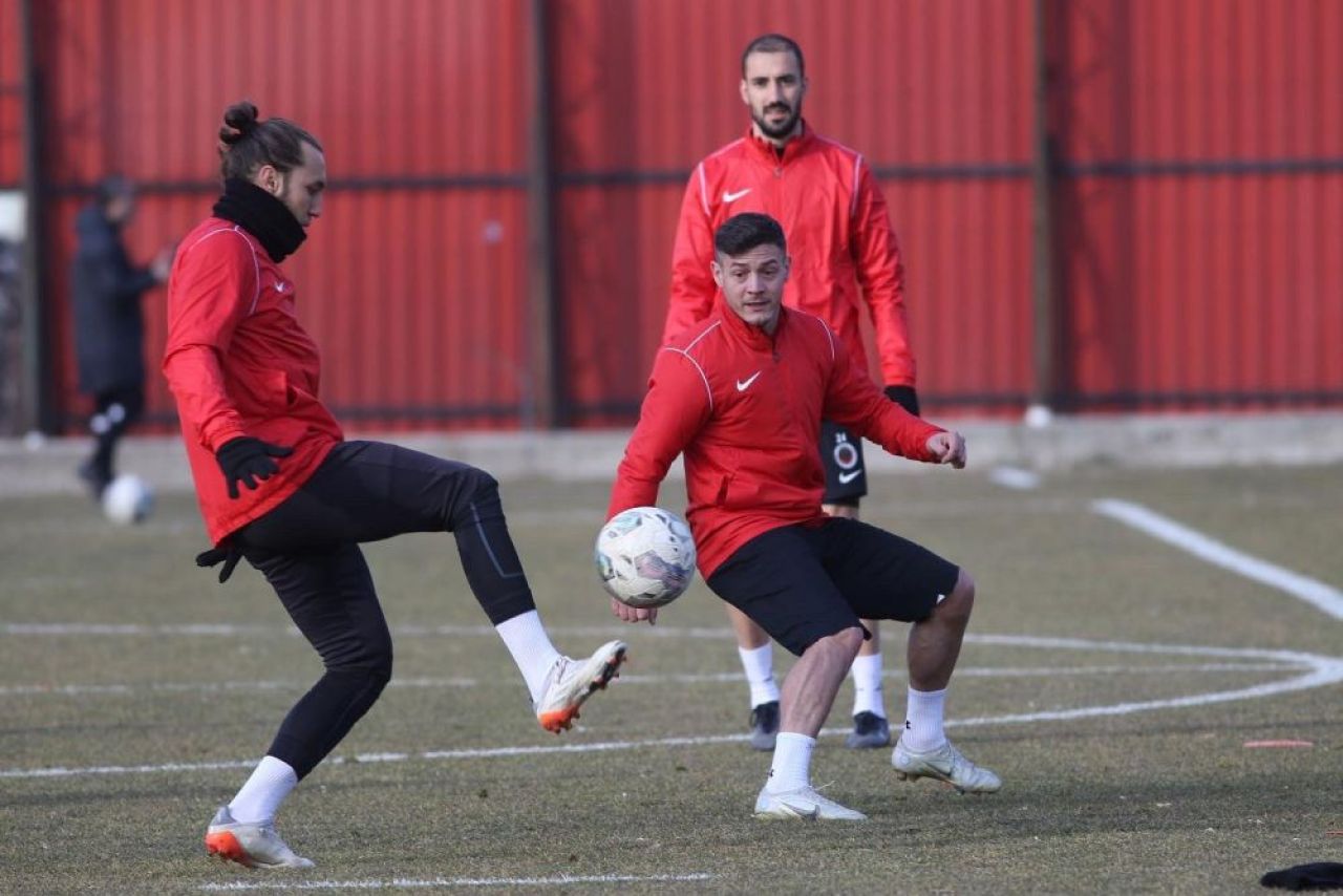 Gata, Gabi Torje începe treaba! ”Tricolorul” cu 57 de selecții la națională debutează la fosta campioană a Turciei_1
