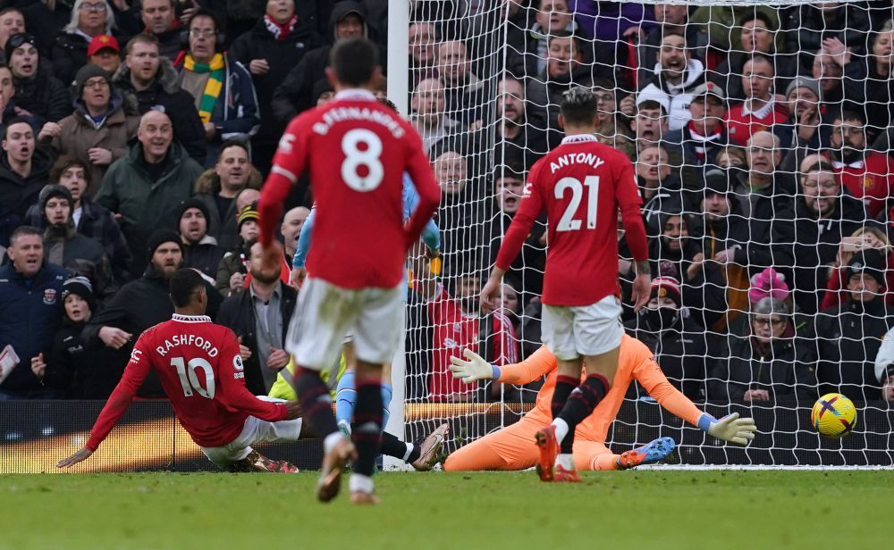 Derby pe măsură! Manchester United a învins-o pe City în doar patru minute_1