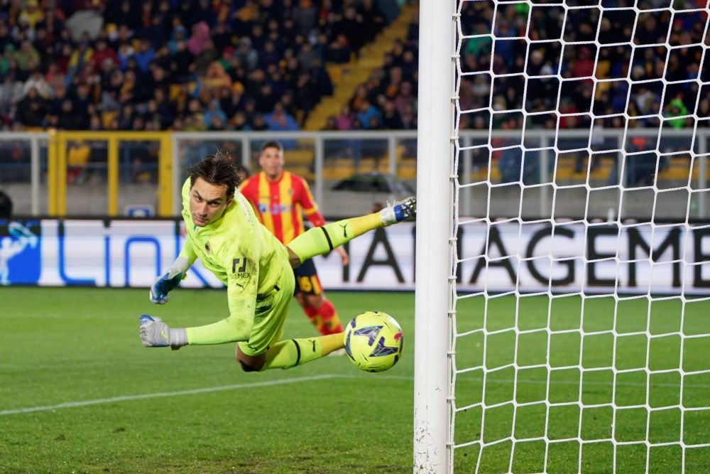&rdquo;Nu poate fi nici măcar portar la bloc&rdquo;. Tătărușanu, luat &icirc;n colimator după ce Milan s-a &icirc;mpiedicat cu Lecce