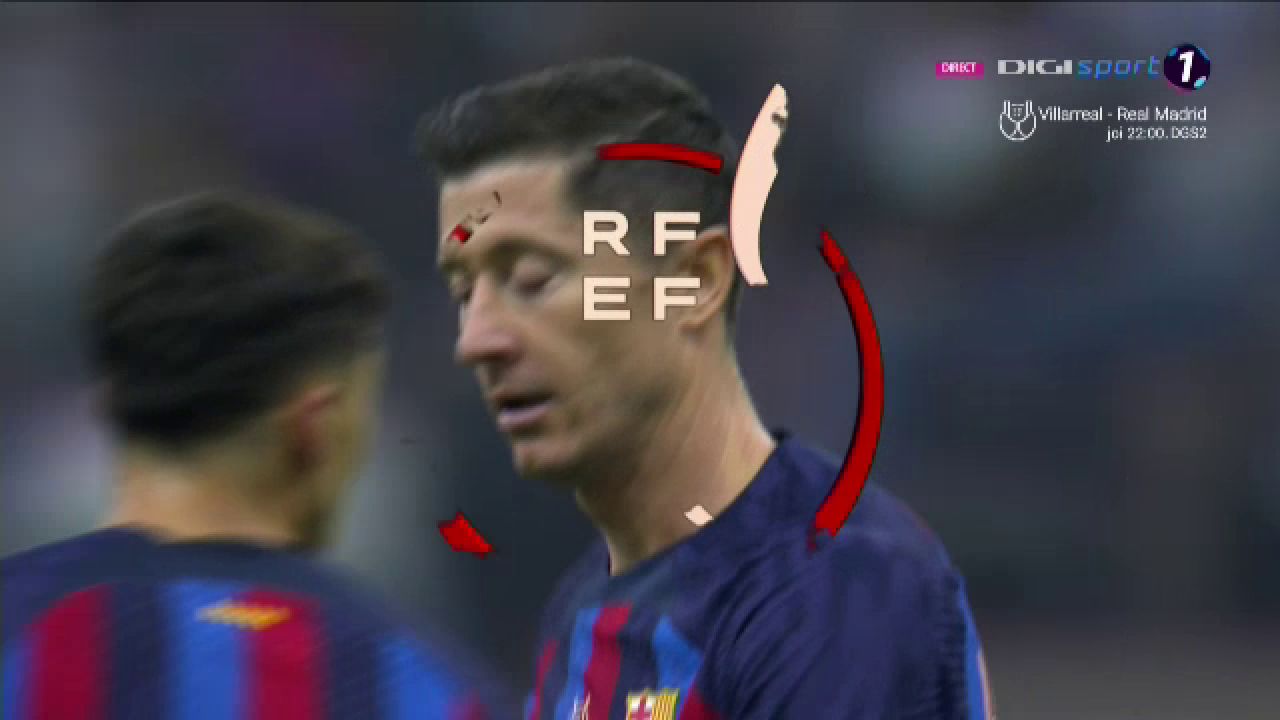 Cât pe-aci să despice bara în două! Lewandowski a zguduit stâlpul porții cu șutul ăsta_16