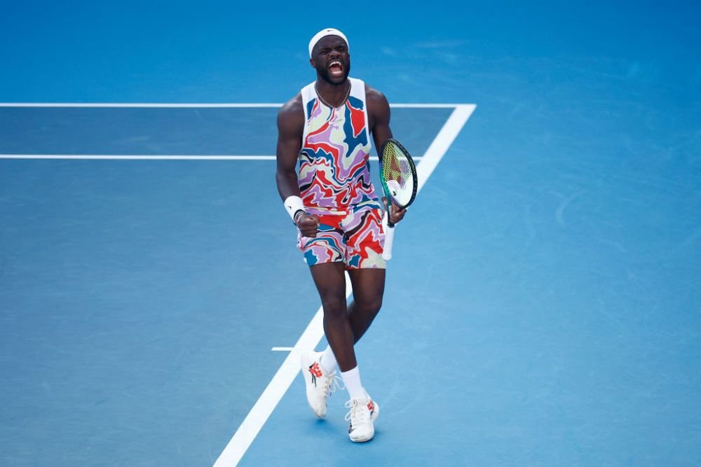 A dat peste cap toate radarele de fashion! Tiafoe și-a 'orbit' adversarul cu ținuta de la Australian Open_3