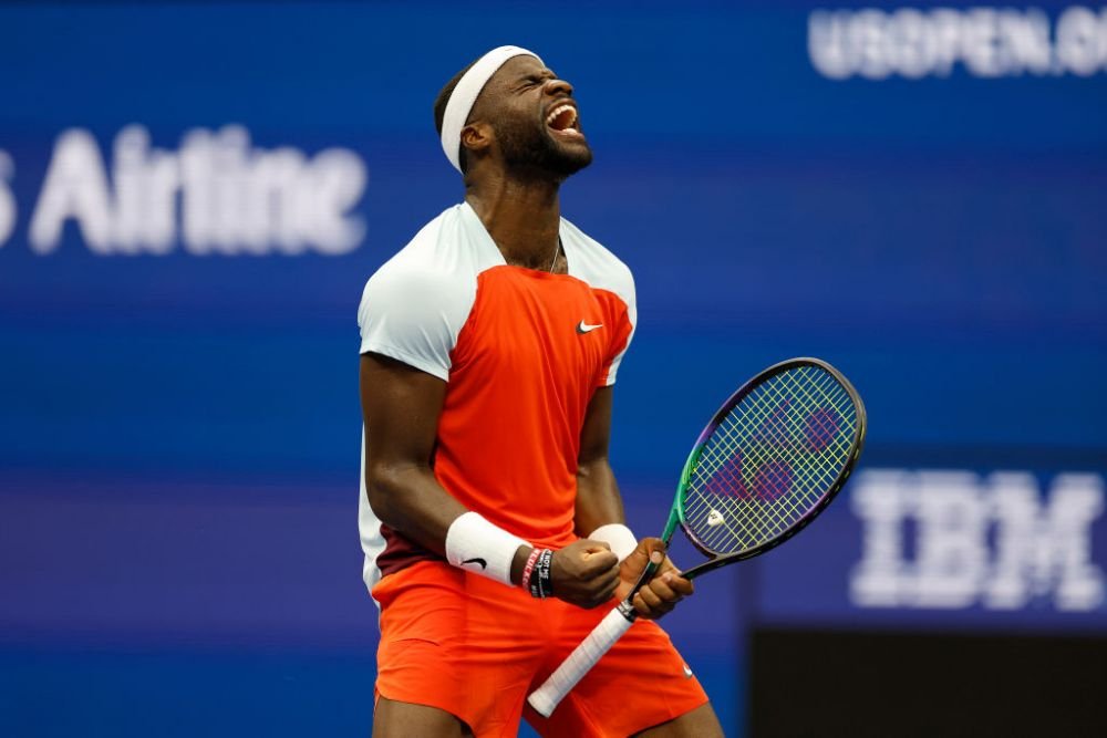 A dat peste cap toate radarele de fashion! Tiafoe și-a 'orbit' adversarul cu ținuta de la Australian Open_13