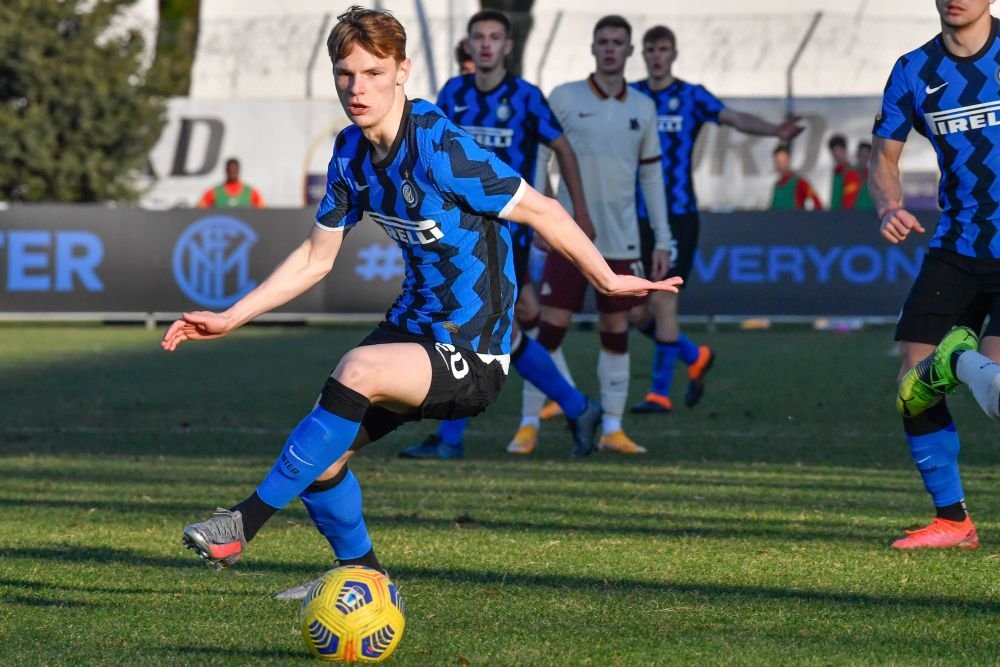 Atacantul georgian cu cetățenie română trecut pe la Inter Milano a debutat cu gol la singura echipă invincibilă din Europa!_5