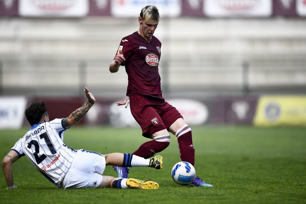 Atacantul georgian cu cetățenie română trecut pe la Inter Milano a debutat cu gol la singura echipă invincibilă din Europa!_9
