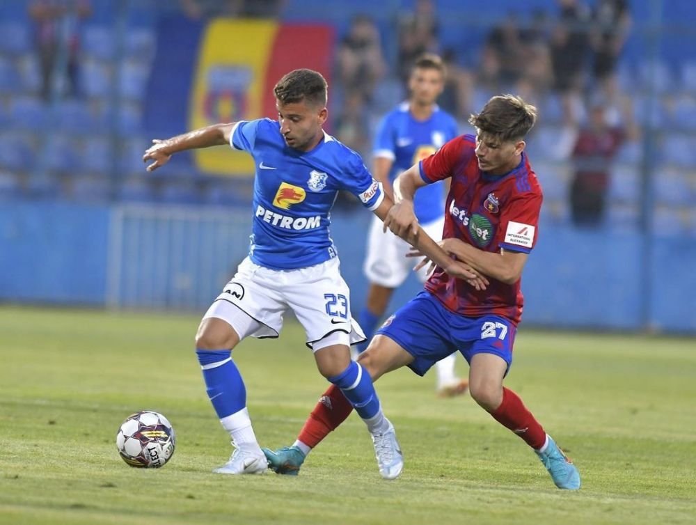 Povestea unui fotbalist neobișnuit. Vorbește două limbi străine, a fost olimpic la matematică și e student la management la ASE_3