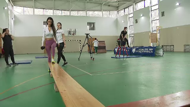 Cea mai rapidă polițistă din România nu le dă nicio șansă hoților! :) Campioană mondială, Denisa are 5 medalii câștigate _4