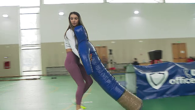 Cea mai rapidă polițistă din România nu le dă nicio șansă hoților! :) Campioană mondială, Denisa are 5 medalii câștigate _12