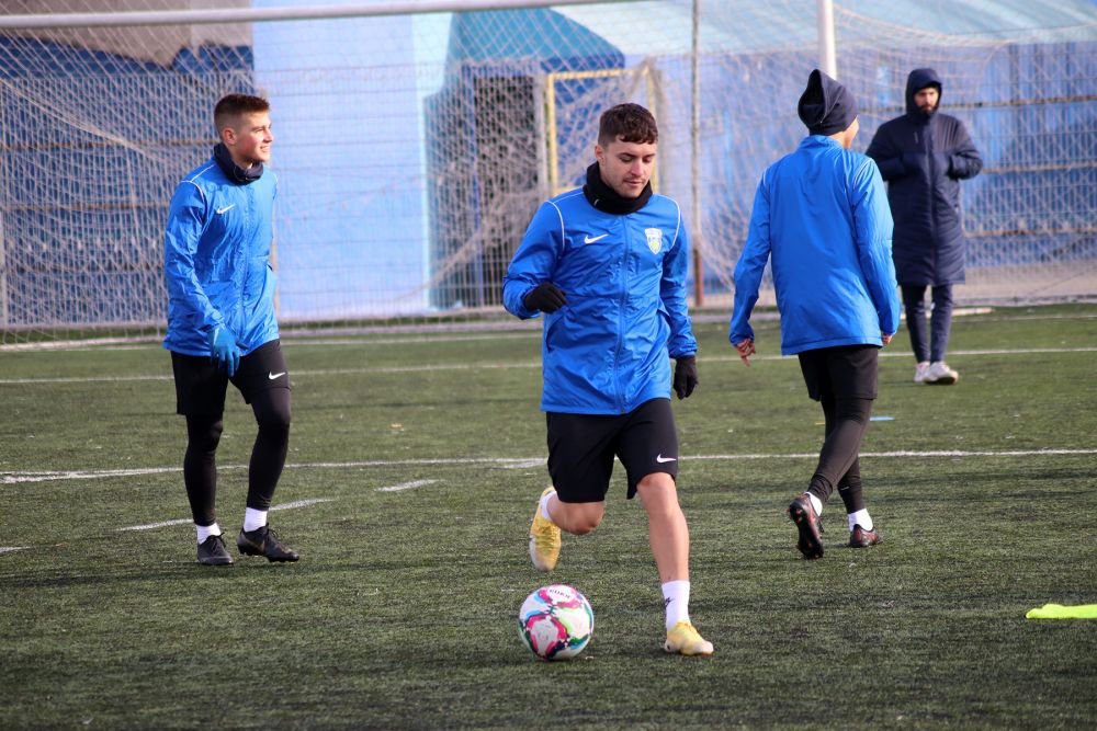 Progresul Spartac, lot cu o medie de vârstă sub 21 de ani și pregătire și amicale doar în București_15