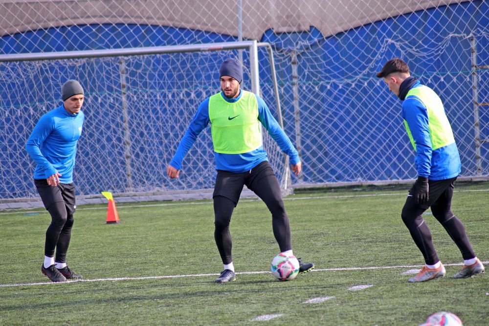 Progresul Spartac, lot cu o medie de vârstă sub 21 de ani și pregătire și amicale doar în București_32