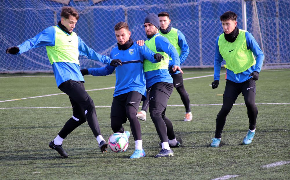 Progresul Spartac, lot cu o medie de vârstă sub 21 de ani și pregătire și amicale doar în București_34