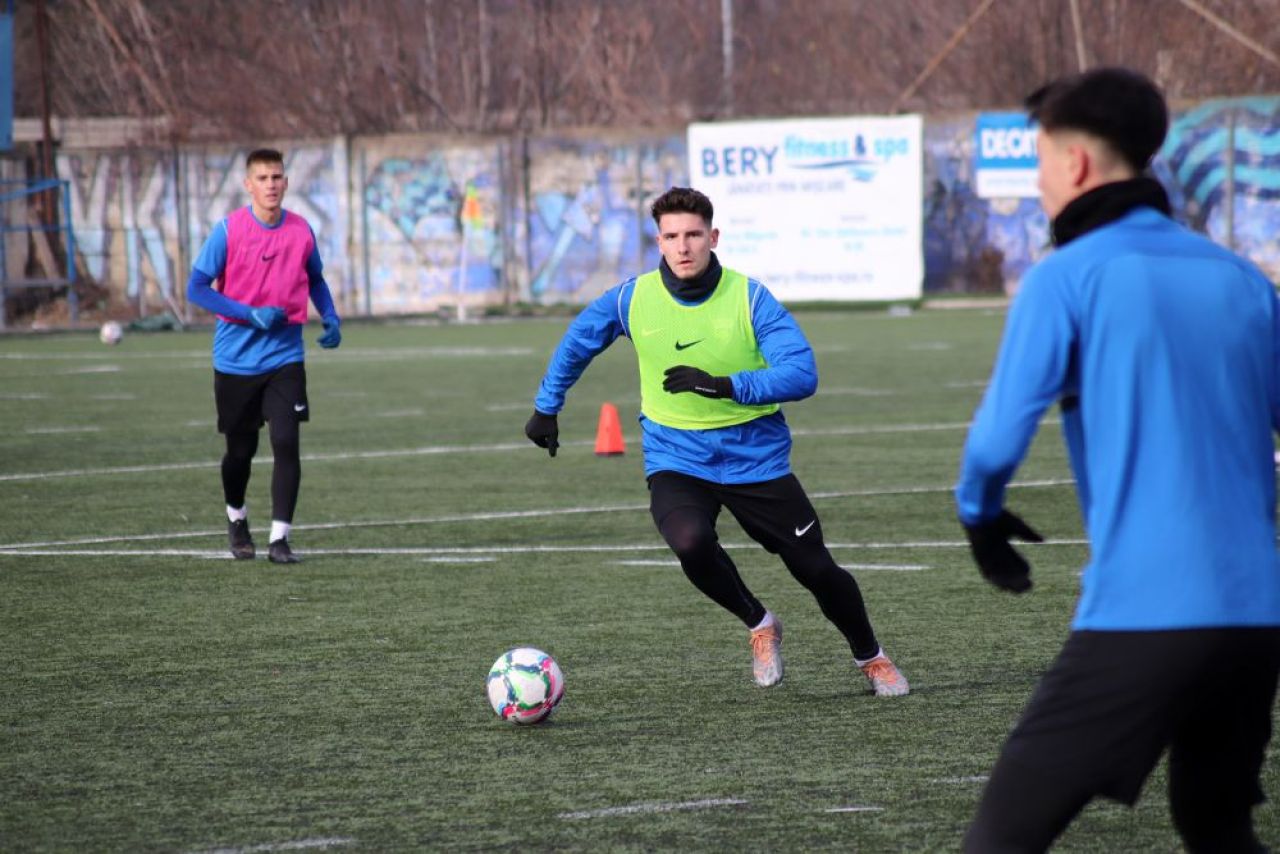 Progresul Spartac, lot cu o medie de vârstă sub 21 de ani și pregătire și amicale doar în București_48