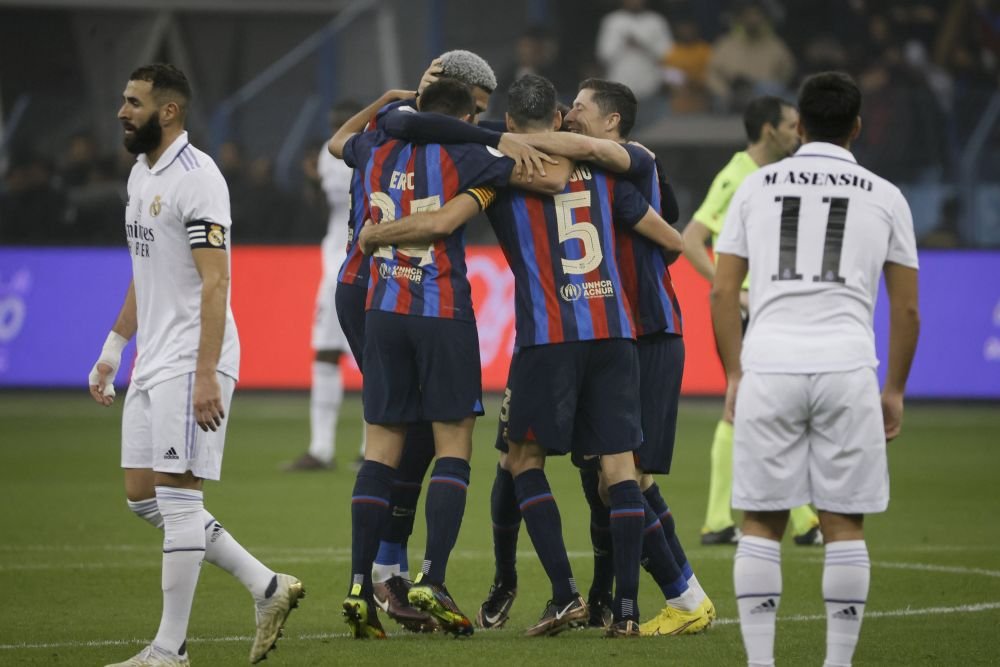 După ce a bătut-o pe Real Madrid în Supercupă, Barcelona îl transferă pe jucătorul dorit insistent de marea rivală_2
