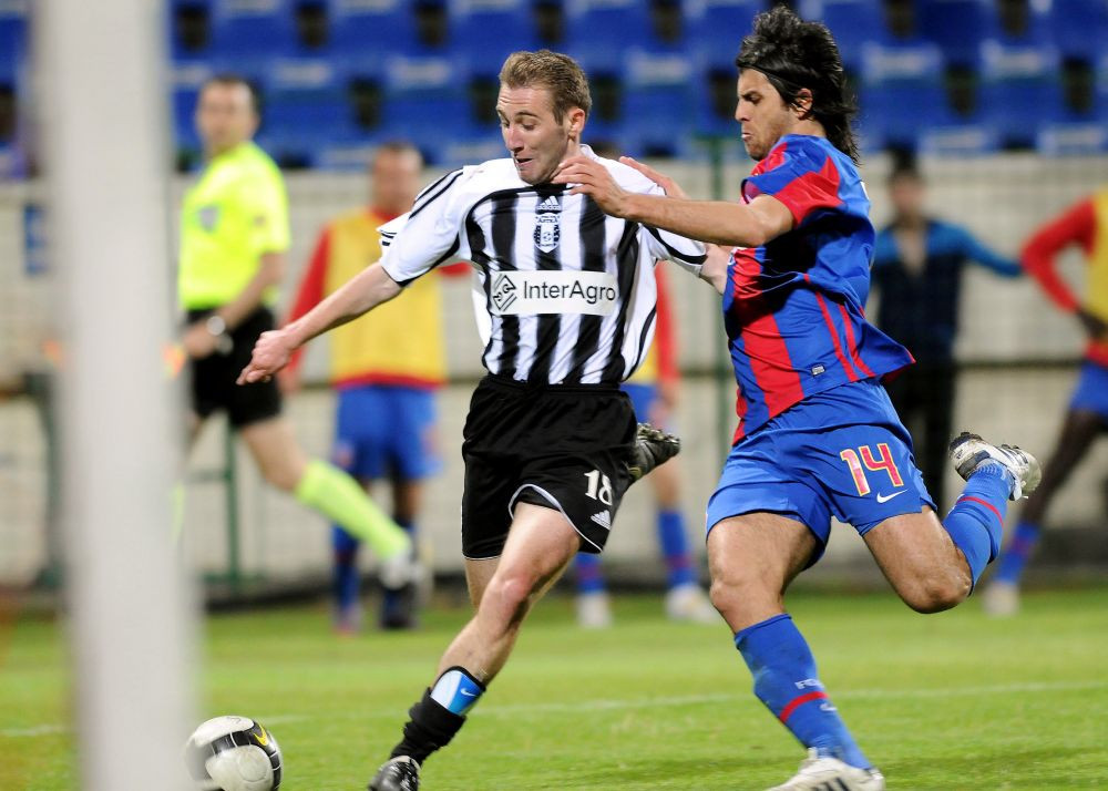 Ce face azi starul pe care FCSB a dat o avere: „Putea fi mai bun decât James Rodriguez”, dar a dispărut din fotbal la 28 de ani_11