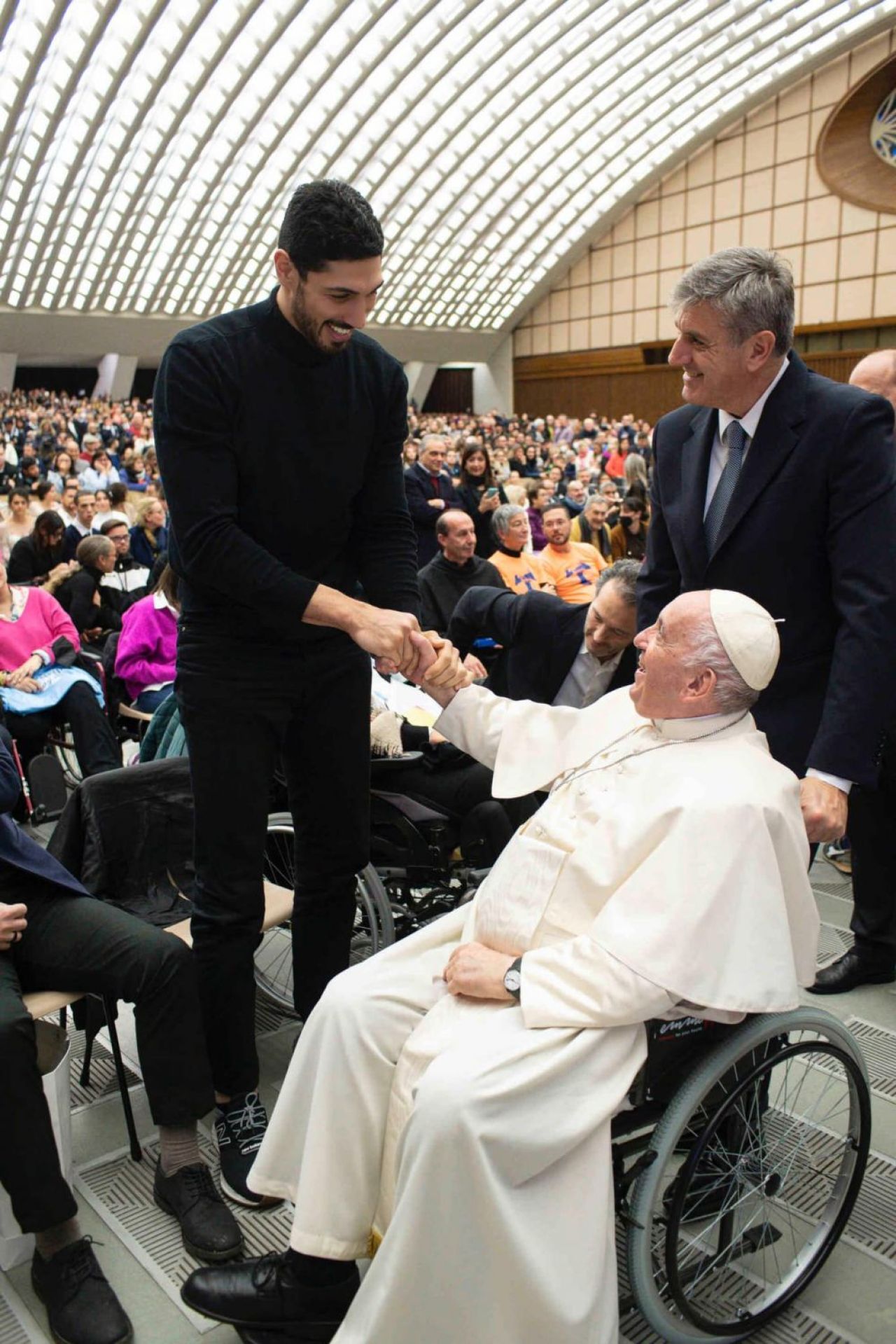 Guvernul turc a pus recompensă de 500.000 de dolari pe capul unui baschetbalist din NBA! _13