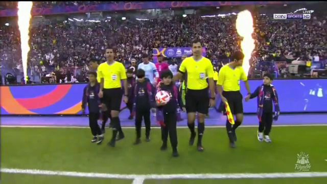 Imagini pentru eternitate: cum au fost surprinși Messi și Ronaldo la probabil ultimul duel direct ca profesioniști_3