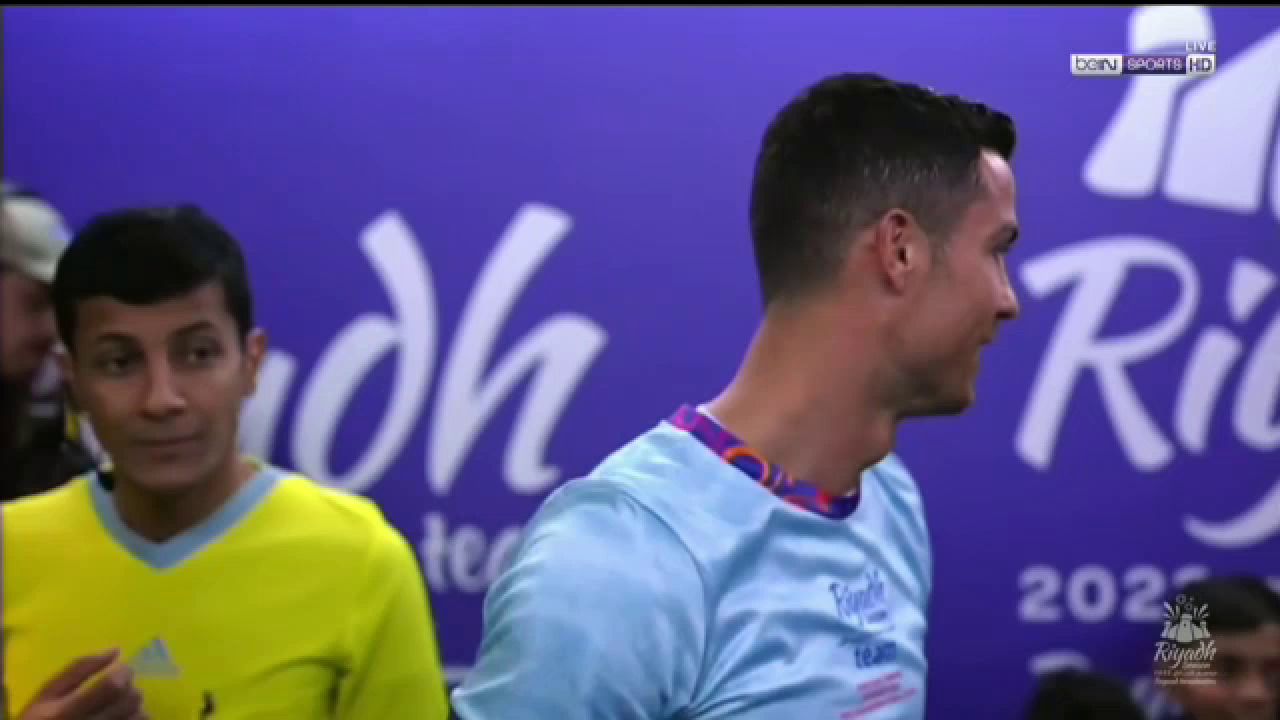 Imagini pentru eternitate: cum au fost surprinși Messi și Ronaldo la probabil ultimul duel direct ca profesioniști_23