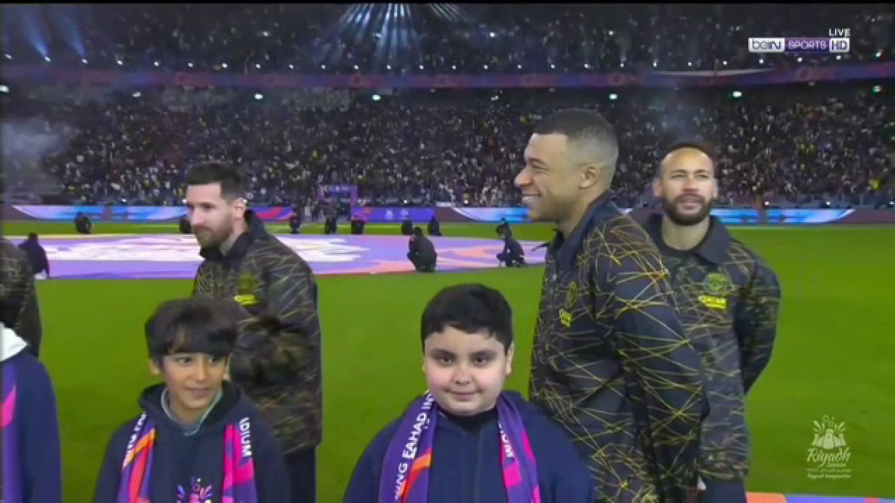 Imagini pentru eternitate: cum au fost surprinși Messi și Ronaldo la probabil ultimul duel direct ca profesioniști_35